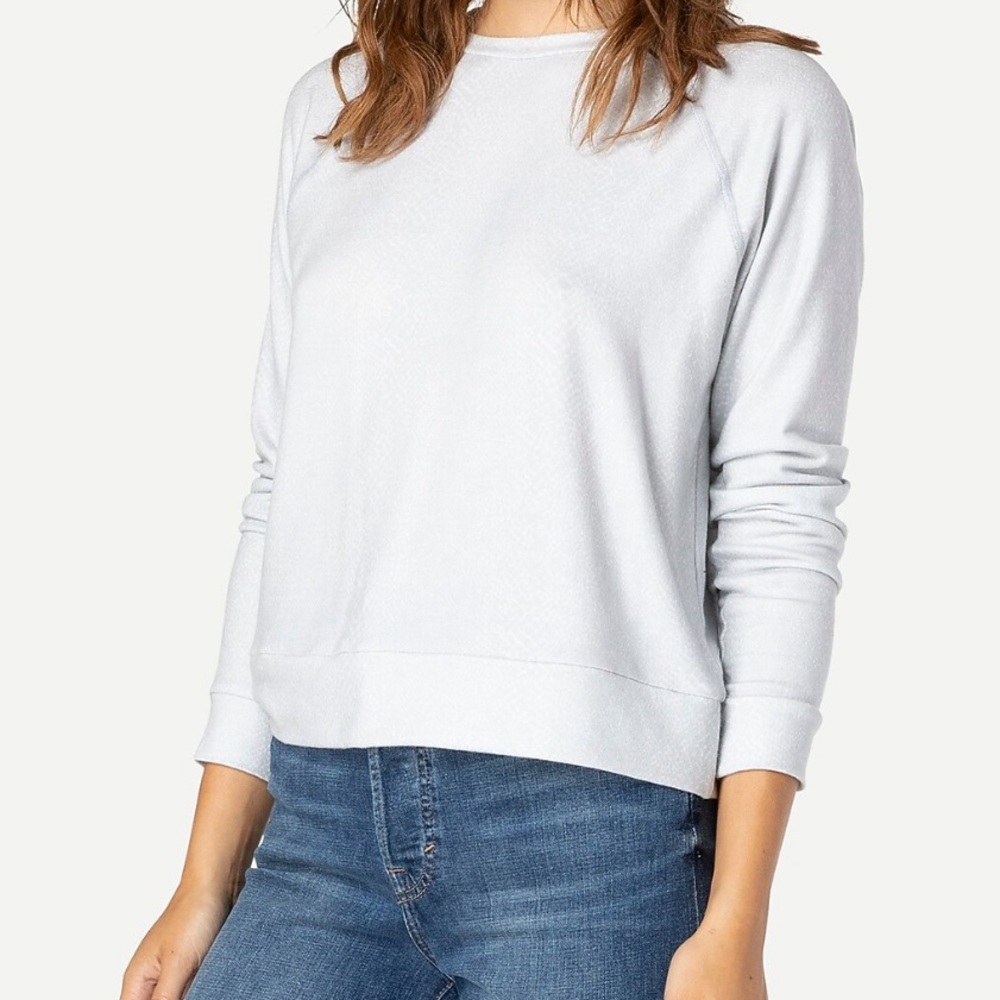 Beyond Yoga Raglan Pullover printed favorite Light Gray top size large